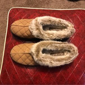 NWOT Skechers Chunky Tan Chestnut Clogs Mules Slip On Shoes Suede Fur Lined